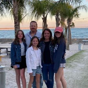 Meet your Posher, Becky